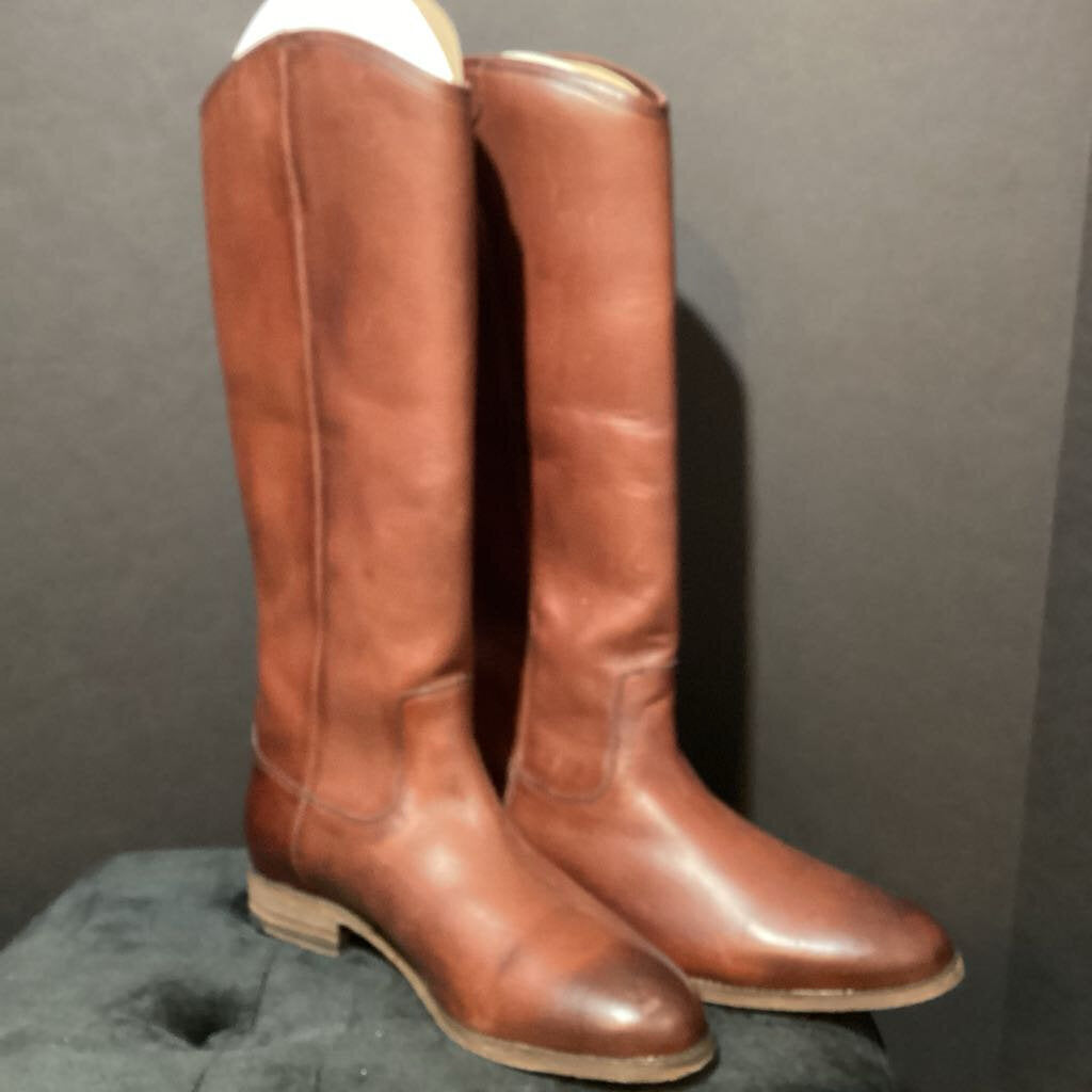 Frye NWOT Tall Leather Flat BOOTS 7.5