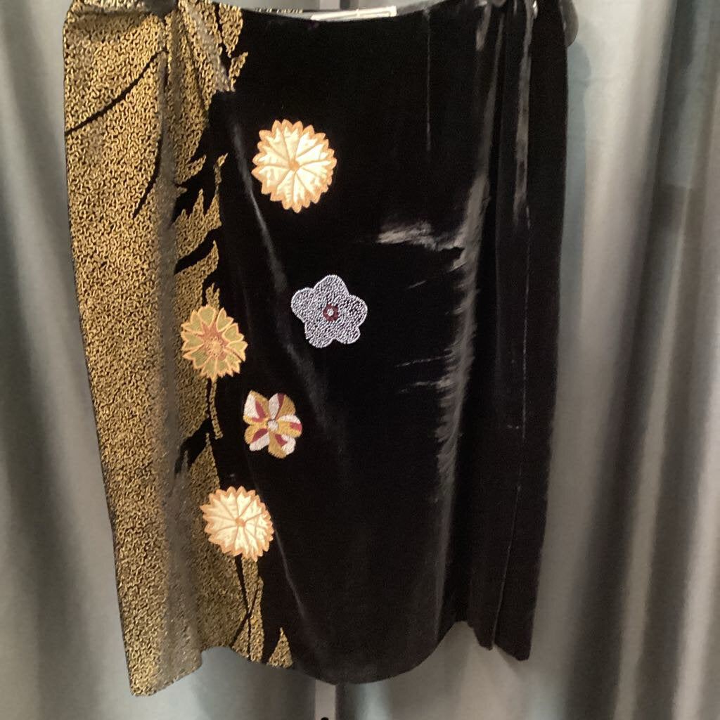 Carlisle Velvet Embroidered Flowers Penci SKIRTS 12