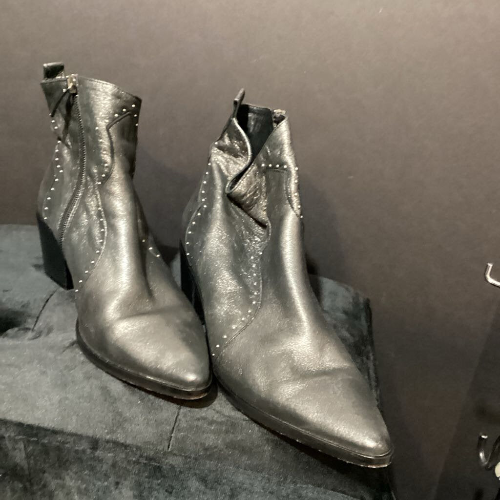 Emanuel Crasto Grommet Detail Ankle BOOTIES 8.5