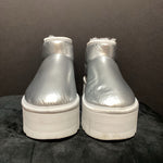 Load image into Gallery viewer, Ugg Metallic Platform Short BOOTS 5

