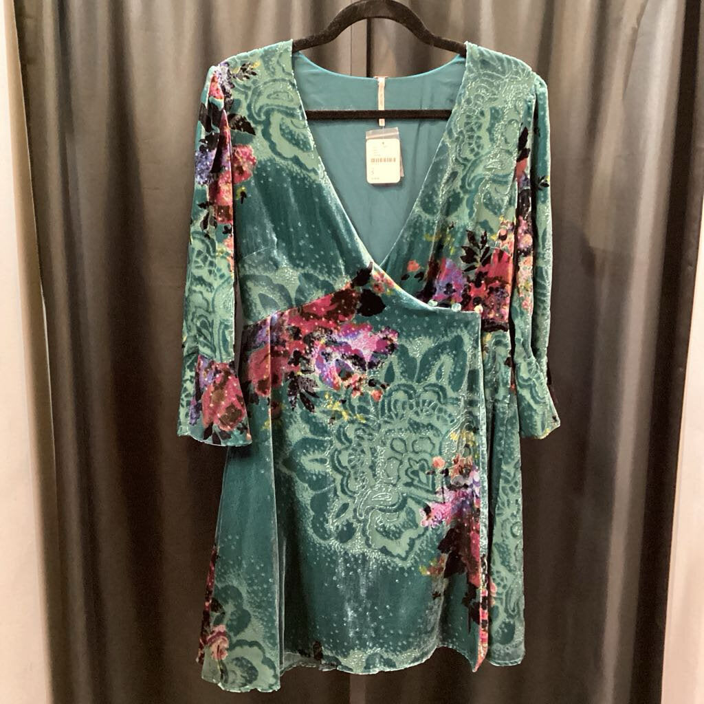 Free People NWT Velvet Patterned Bell Sleeve DRESSES S