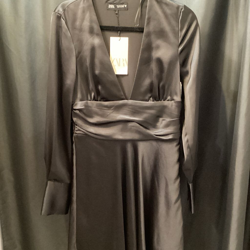 Zara NWT Silky Vneck LS DRESSES M