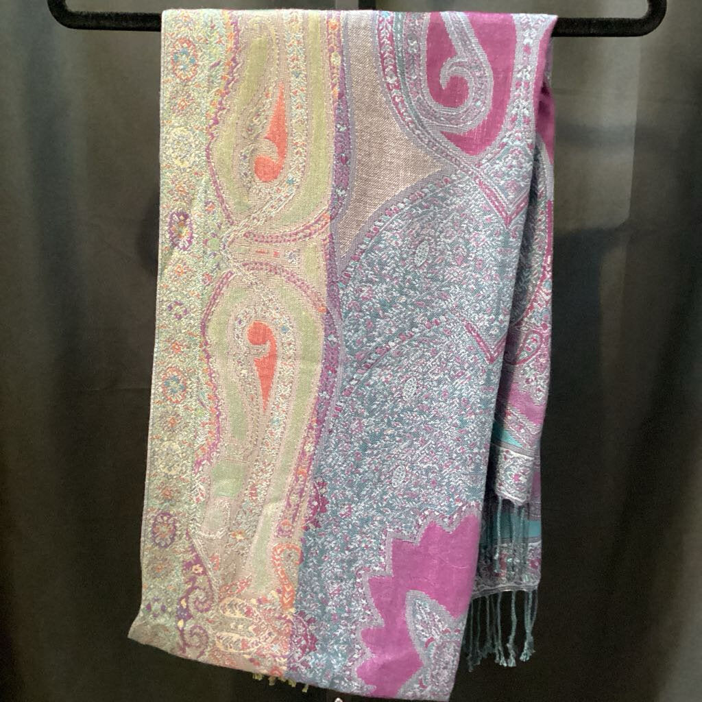 Collection Eighteen Paisley Print w Fringe SCARVES OS