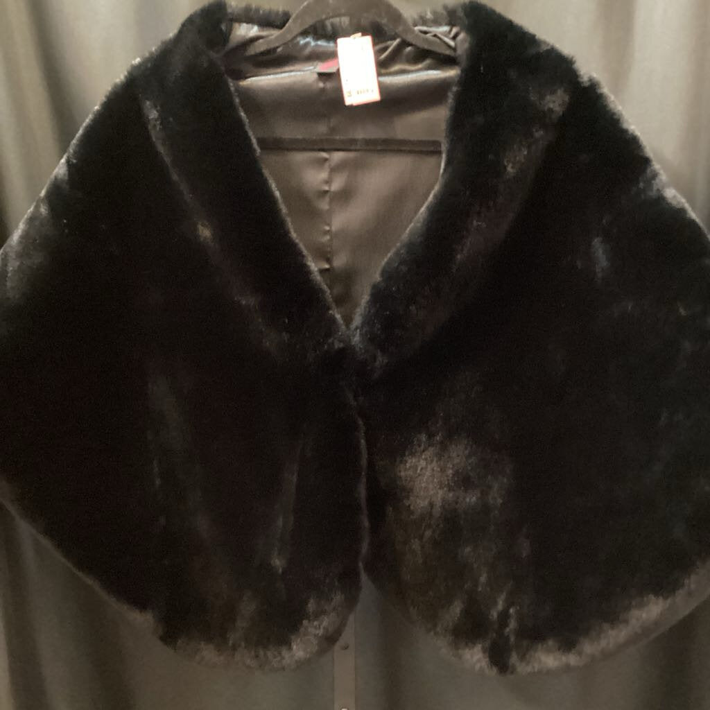 Christian Siriano Faux Fur Shaw OUTERWEAR OS