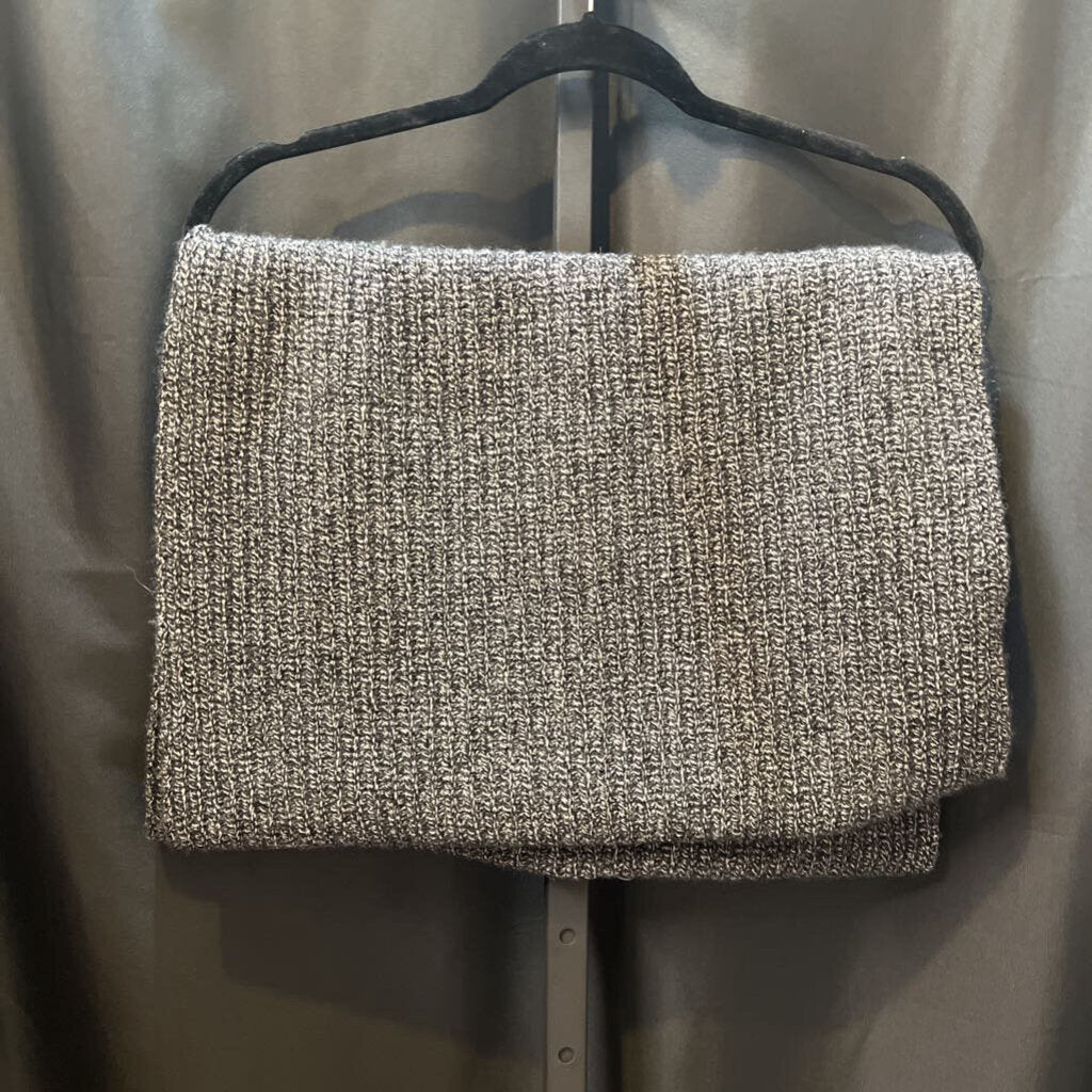 Club Monaco NWT Knit Oversized Circle SCARVES OS