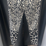 Load image into Gallery viewer, Nicole Miller Giraffe Print PANTS 6
