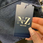 Load image into Gallery viewer, Nic &amp; Zoe Boot Cut JEANS 28
