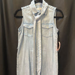 Load image into Gallery viewer, Untuckit Chambray Slvlss Button Up DRESSES 2
