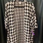 Load image into Gallery viewer, Chicos NWT Geo Print Open SWEATERS XXS/XS
