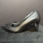 Load image into Gallery viewer, Michael Kors NEW Leather Heels SHOES 6.5
