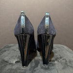Load image into Gallery viewer, Stuart Weitzman Suede Pumps SHOES 6
