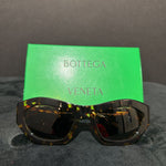 Load image into Gallery viewer, Bottega Veneta W/CASE Tortoise Acetate Sunnies ACCESSORIES
