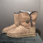 Load image into Gallery viewer, Ugg NWB Bailey Button BOOTS 7

