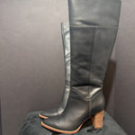 Load image into Gallery viewer, Crown Vintage Tall Leather BOOTS 7.5
