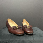 Load image into Gallery viewer, Ferragamo Embossed Logo Bow SHOES 11
