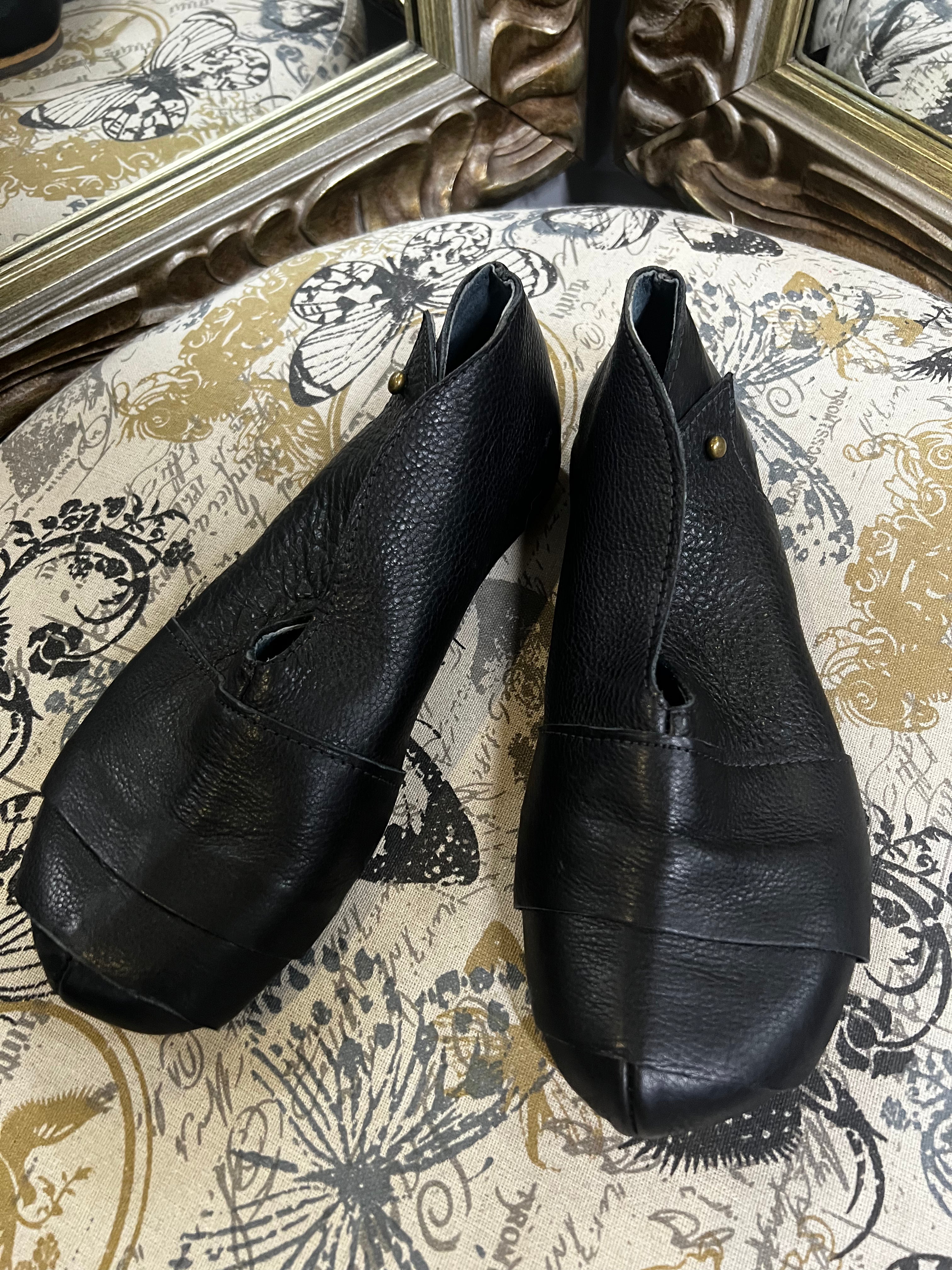 Urban Barefoot Leather Round Slip Shoes (Size 38)